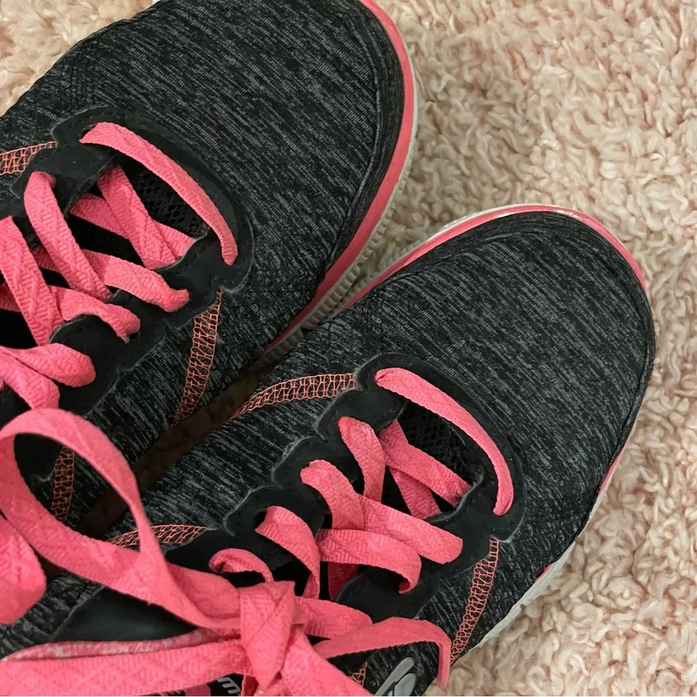 SKECHERS®! LiteWeight Air Cooled Memory Foam Sneakers Size 6.5 - Picture 14 of 16